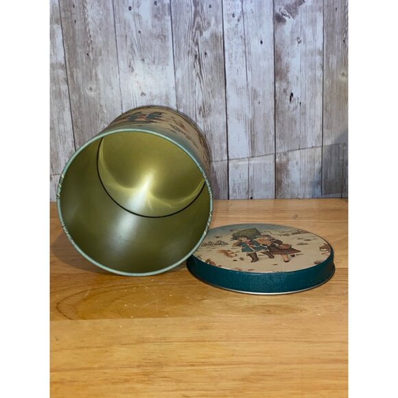 Vintage Round Christmas Tin Canister With Victorian Winter Scene Design Taiwan - Picture 6 of 7